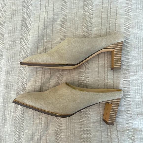 Lulu's Zelah Women's Taupe Gray Mules Suede - Picture 4 of 11